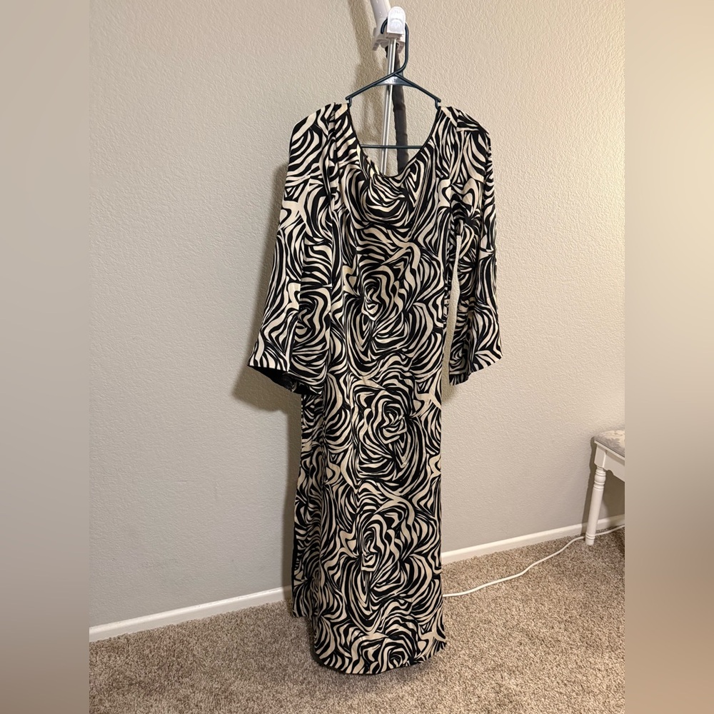 Elegant Black and White Patterned Dress